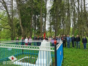 Подробнее о статье Торжественное возложение цветов и венков в муниципальном округе Чехов